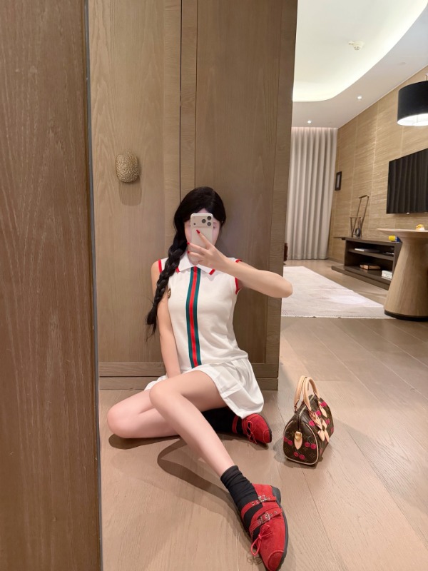 구찌 26 카라 민소매 원피스