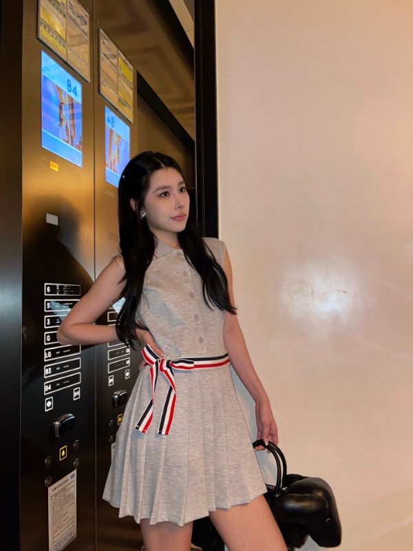 톰브라운 26 신상 민소매 원피스