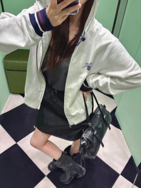프라다 26SS 초봄 신상 집업