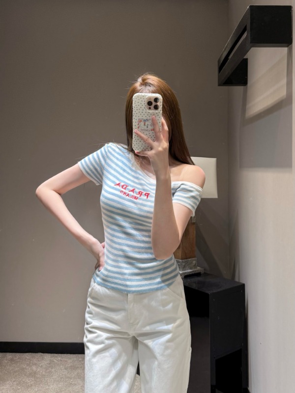 프라다 26 봄여름 신상 반팔