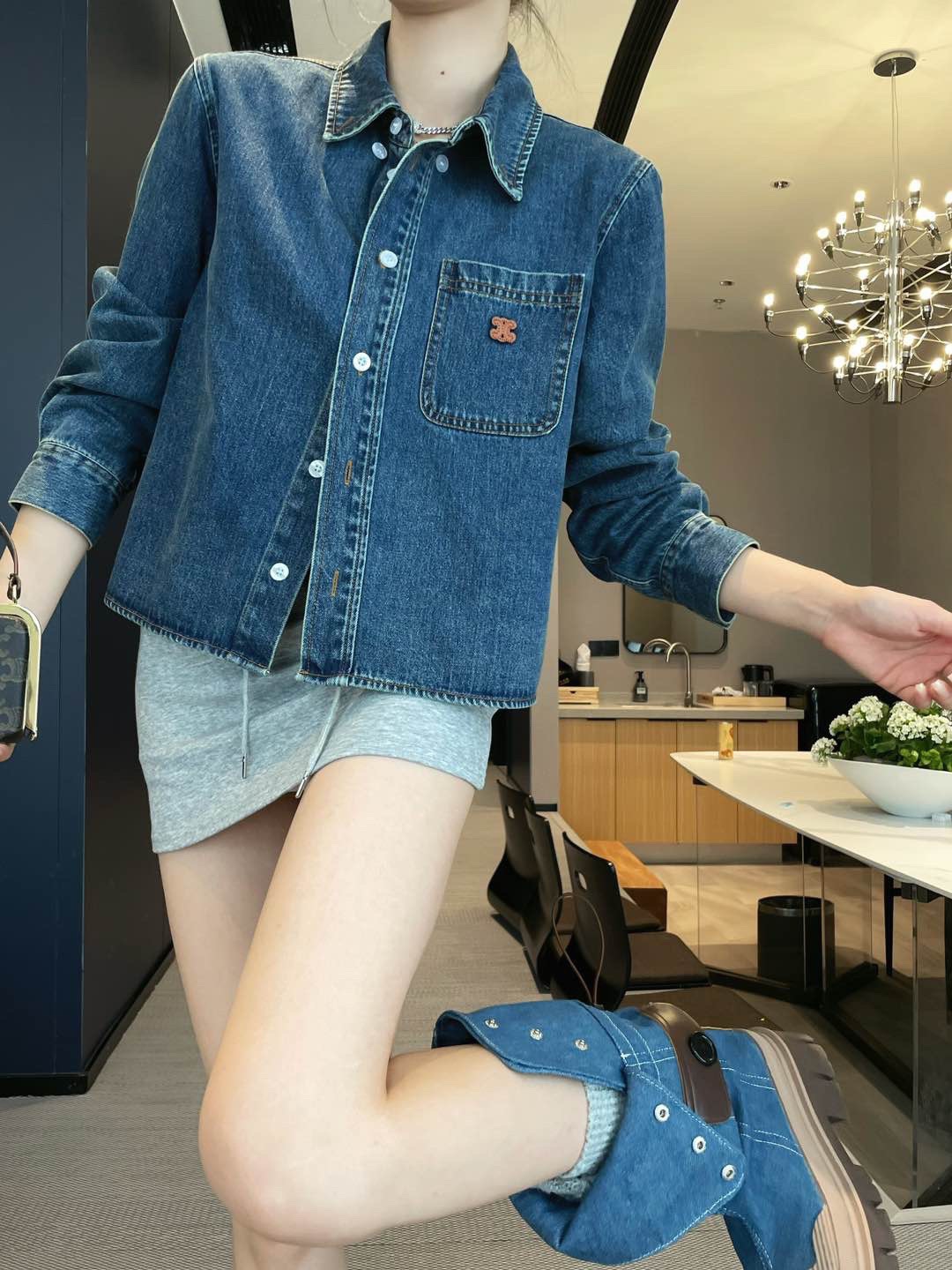 셀린느 26 초가을 신상 데님 숏 셔츠