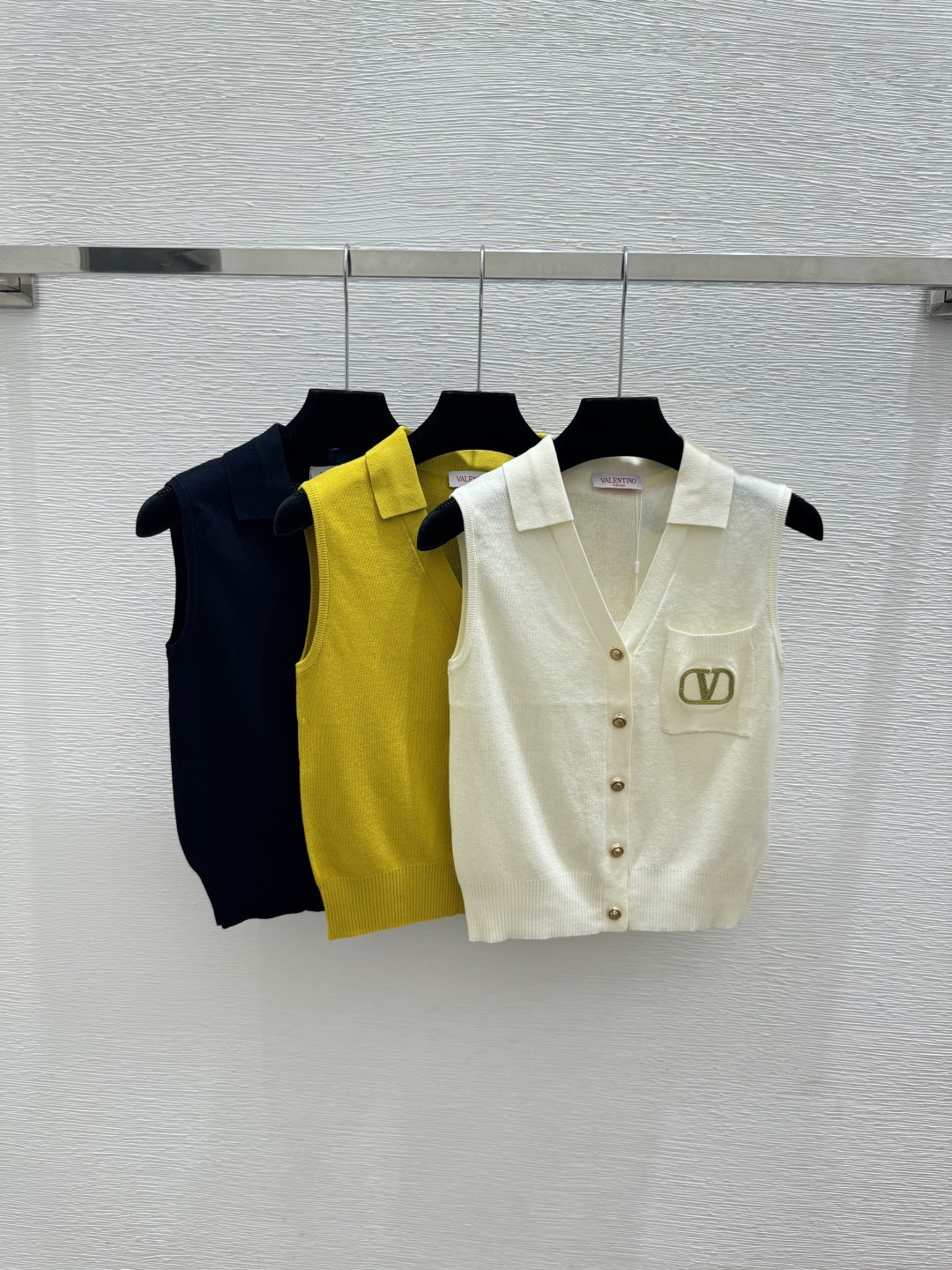 발렌티노 봄 여름 신상 니트