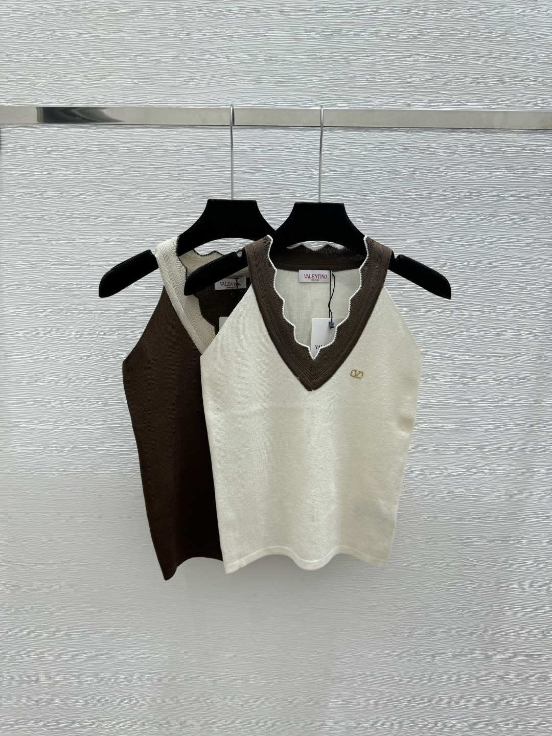 발렌티노 봄 여름 신상 니트