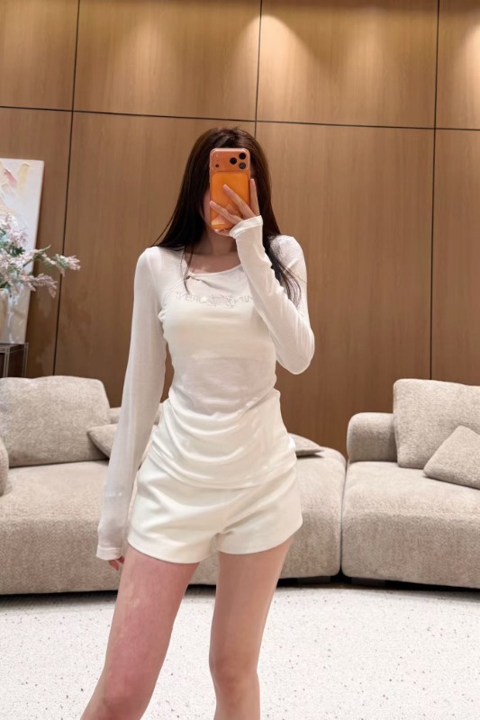 생로랑 26 봄 신상 긴팔 티