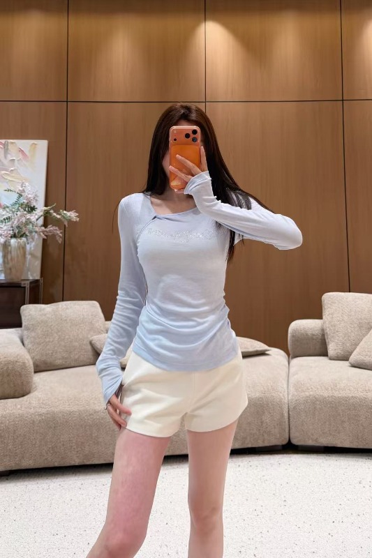 생로랑 26 봄 신상 긴팔 티