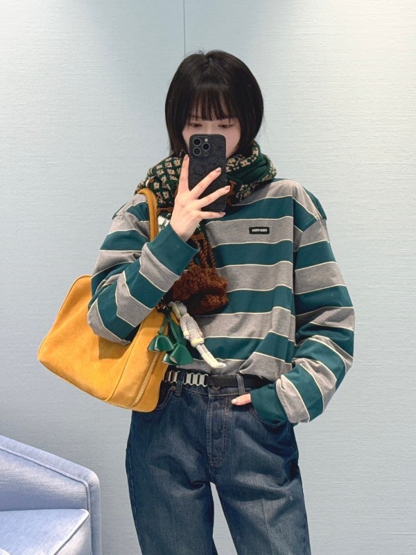 미우미우 ?? - 이른 봄 긴팔 티