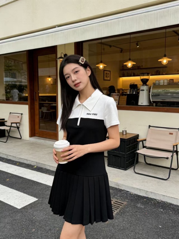 미우미우 26 카라 원피스