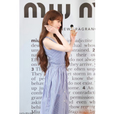 미우미우 스트라이프 민소매 원피스
