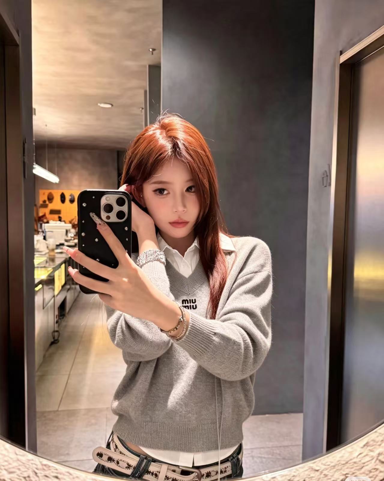 미우미우 2026 초가을 신상 카라 니트
