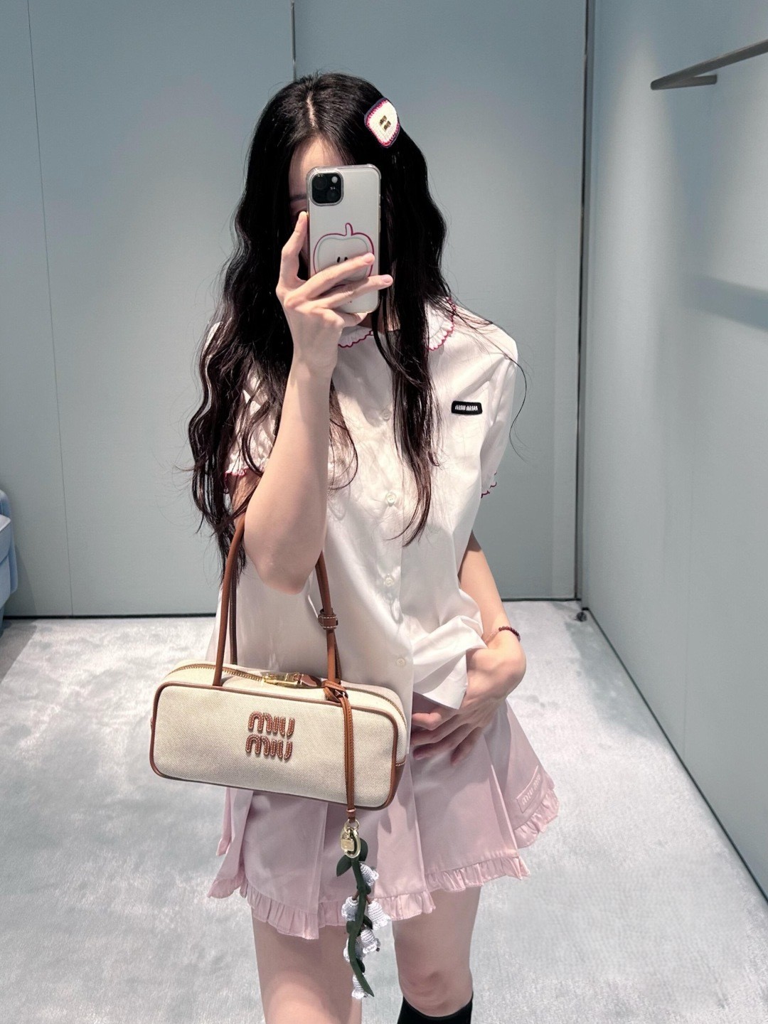 미우미우 26 신상 프릴 퍼프 셔츠