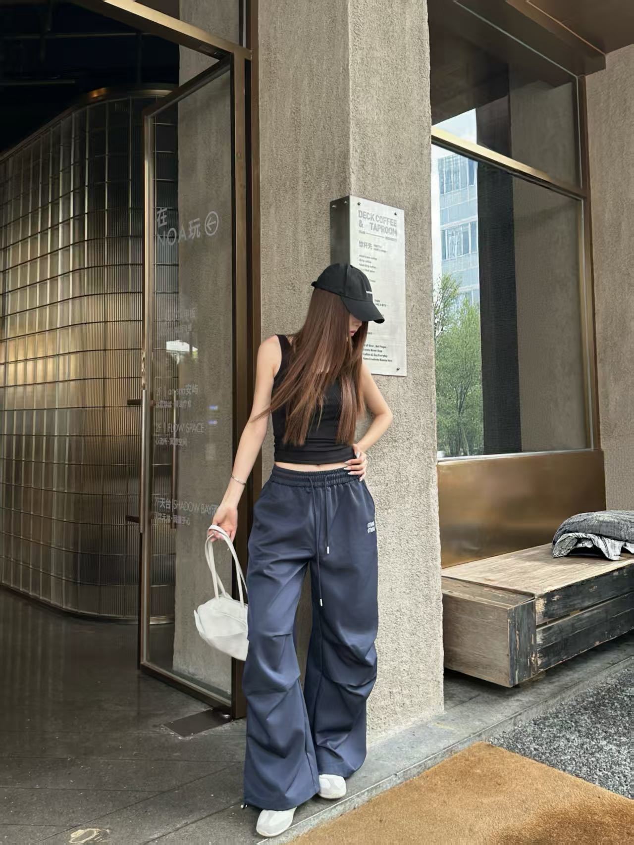 미우미우 2026FW 신상 와이드 팬츠
