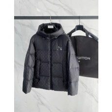 루이비통 25FW 다운 재킷