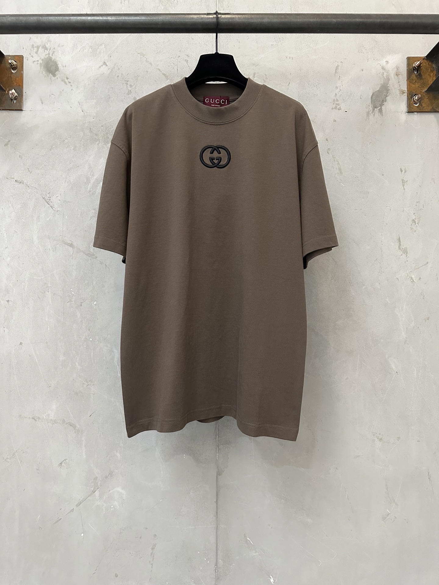 구찌 26SS 인터로킹 더블 G 자수 반팔티