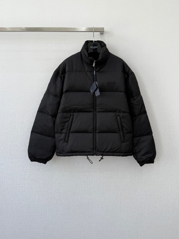 프라다 25FW 나일론 하이넥 다운 [남녀]