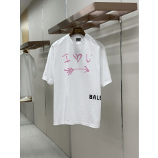 발렌시아가 라운드넥 반팔 티셔츠