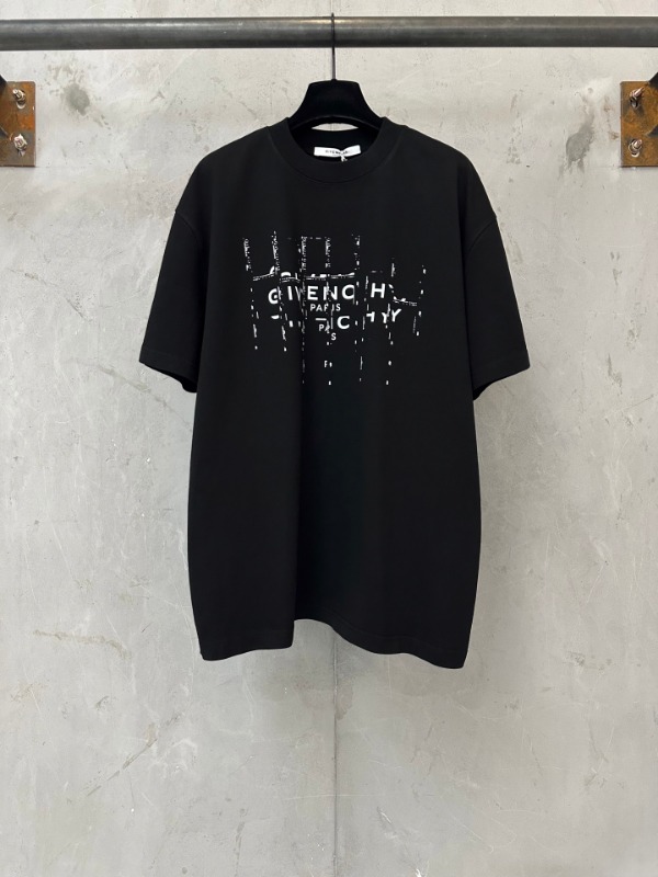 지방시 26SS 크랙 로고 반팔 티셔츠