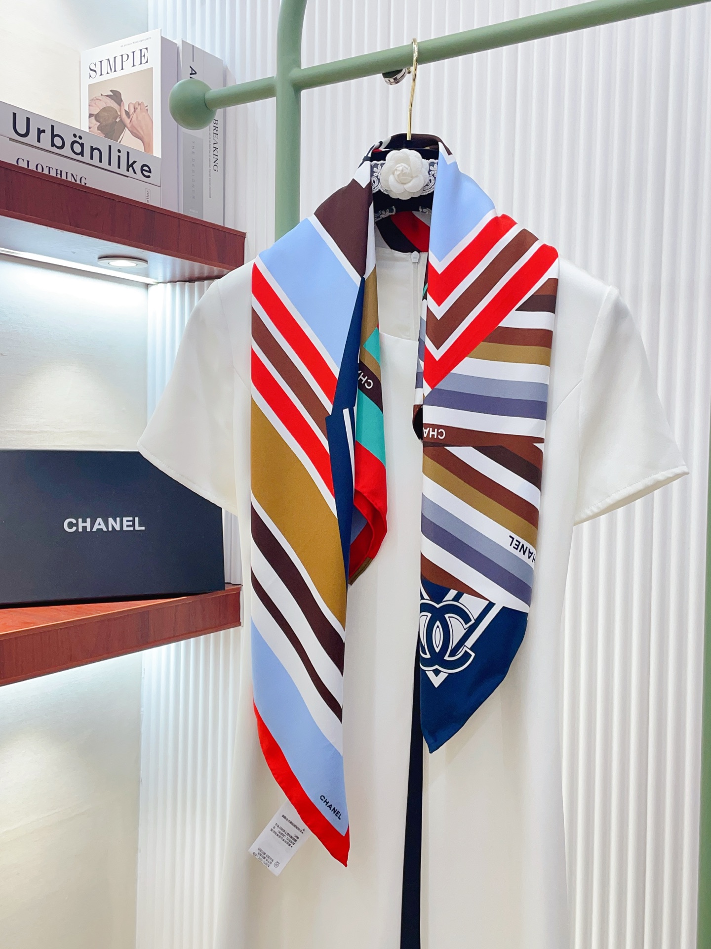 샤넬 신상 양면 동일 컬러 스카프