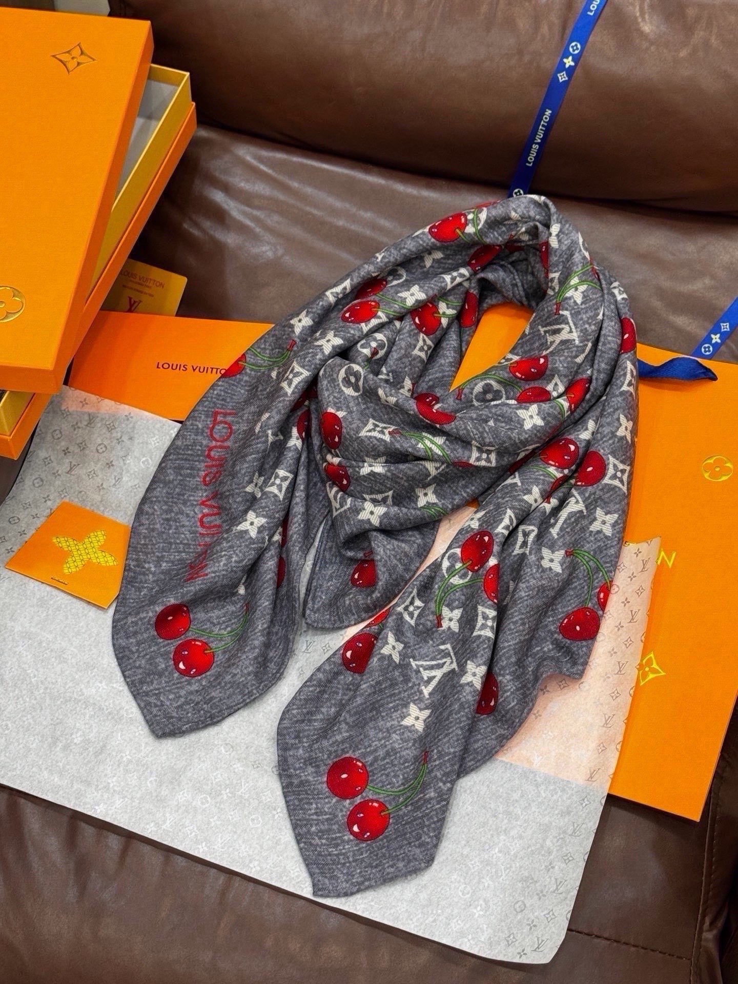 루이비통 LV X TM MONOGRAM 스퀘어 스카프