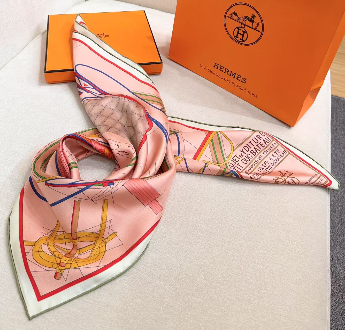 에르메스 Petit Duc double face scarf 90 스카프