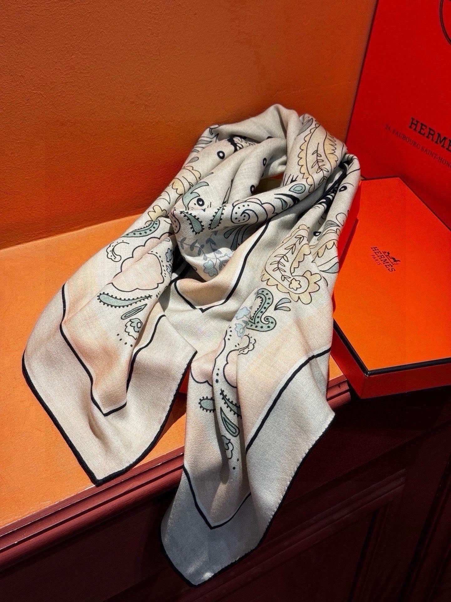 에르메스 Guepards Bandana double face scarf 스카프