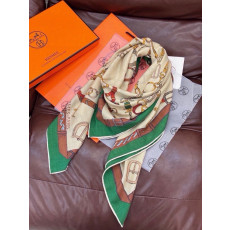 에르메스 Chevaux Dechaines shawl 스카프