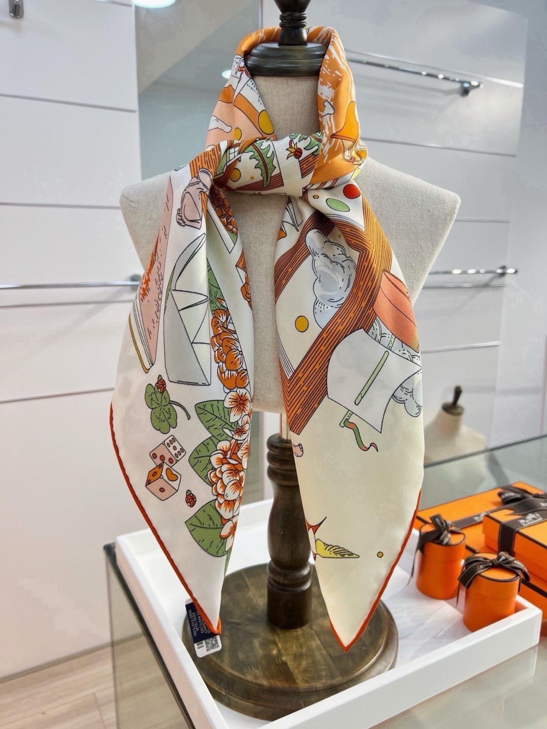 에르메스 Lenço L'Esprit s'Envole 스카프