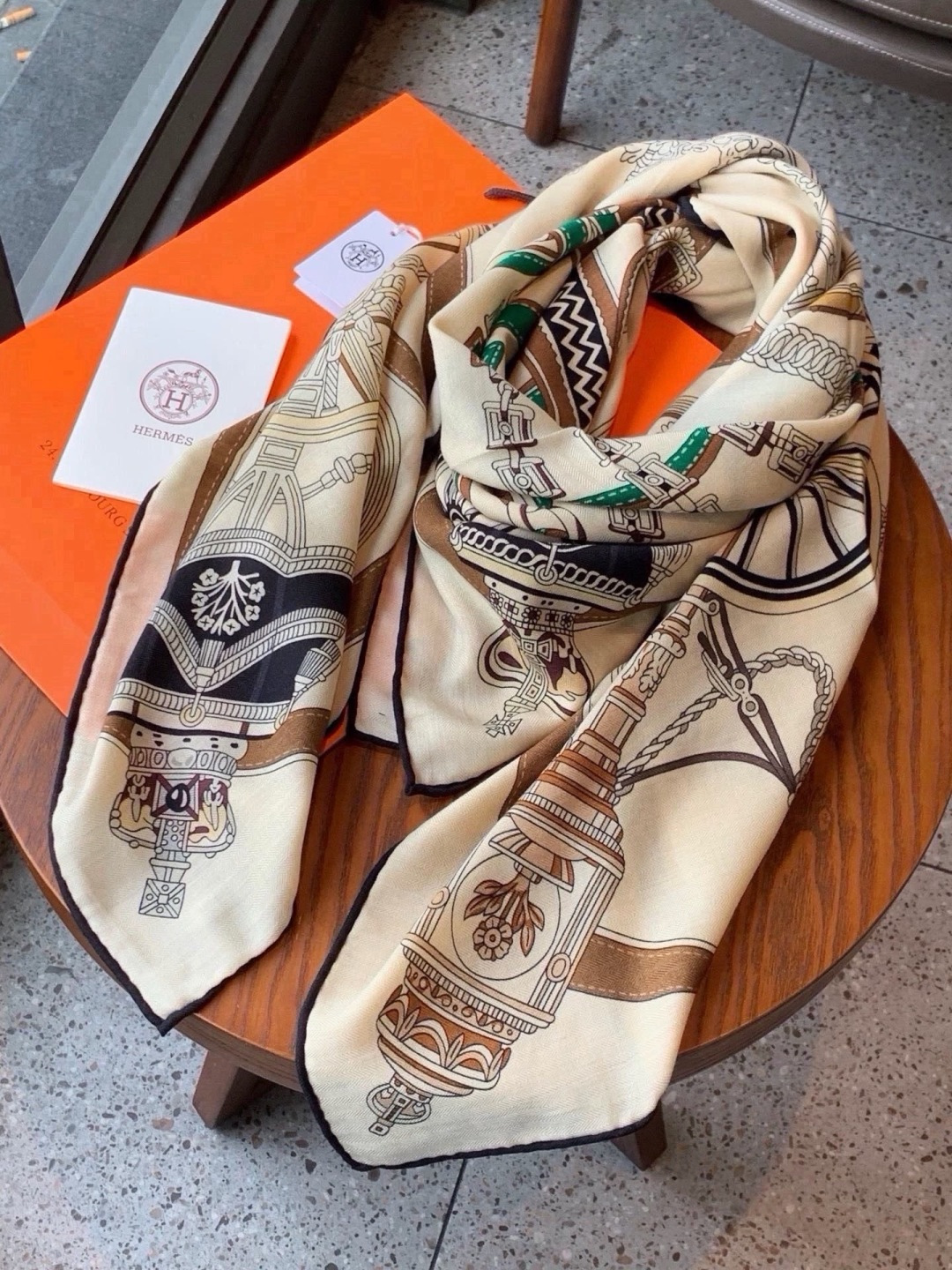 에르메스 Stately Wheels scarf 스카프