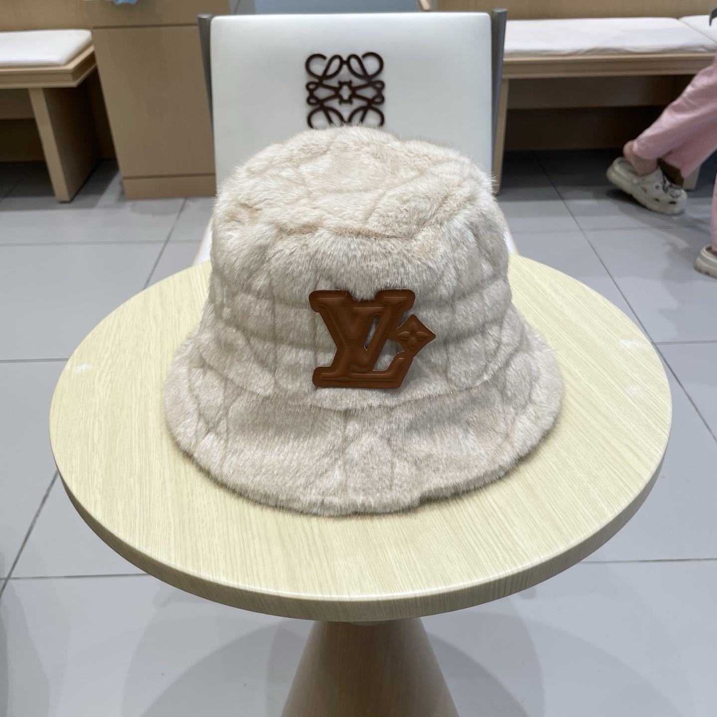 루이비통 퍼 버킷햇