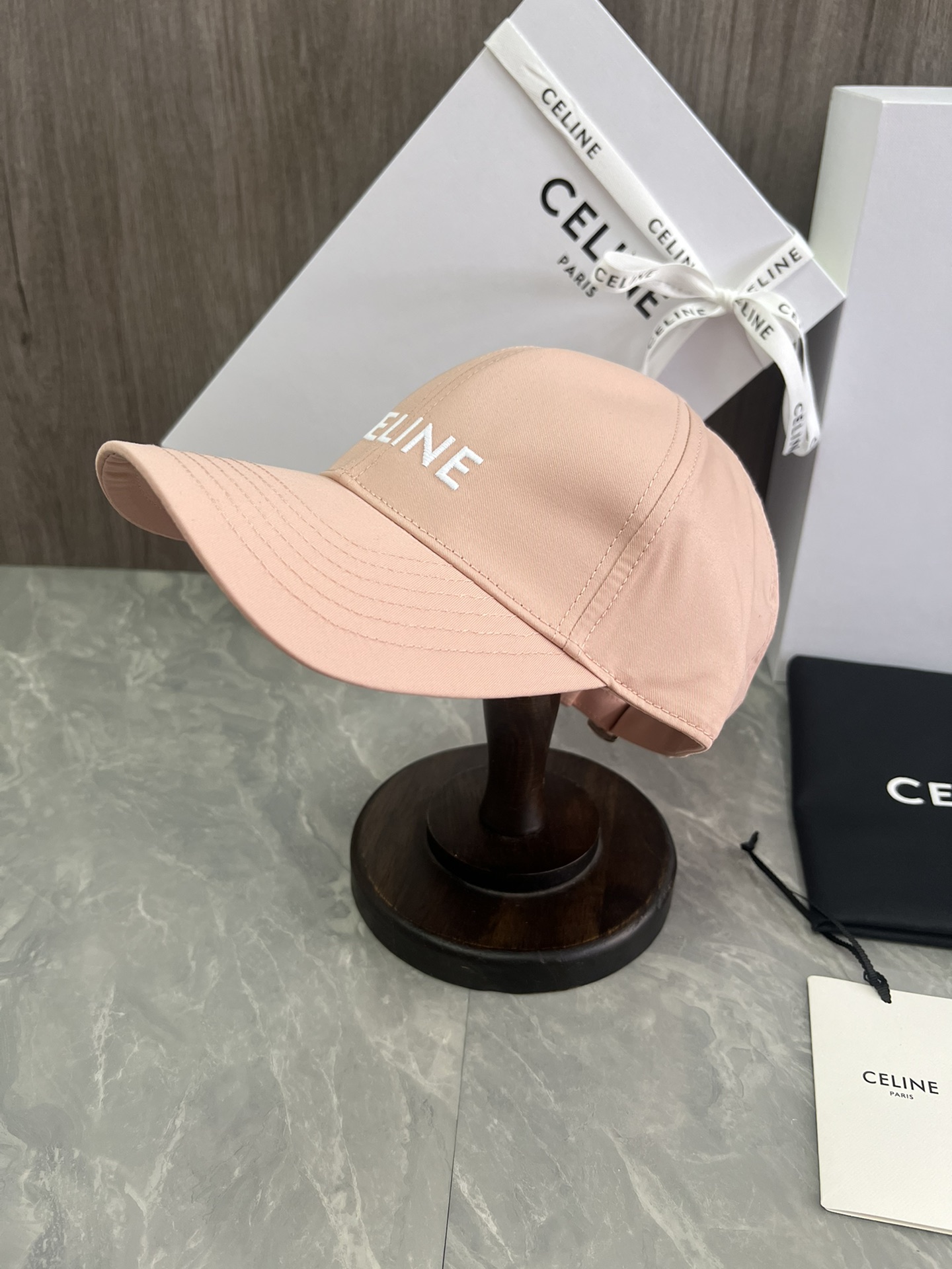 셀린느 자수 볼캡