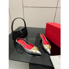 발렌티노 v로고 시그니처 슬링백 펌프스 4.5cm