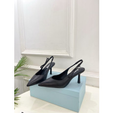 프라다 26 봄 여름 신상 슬링백 7.5cm