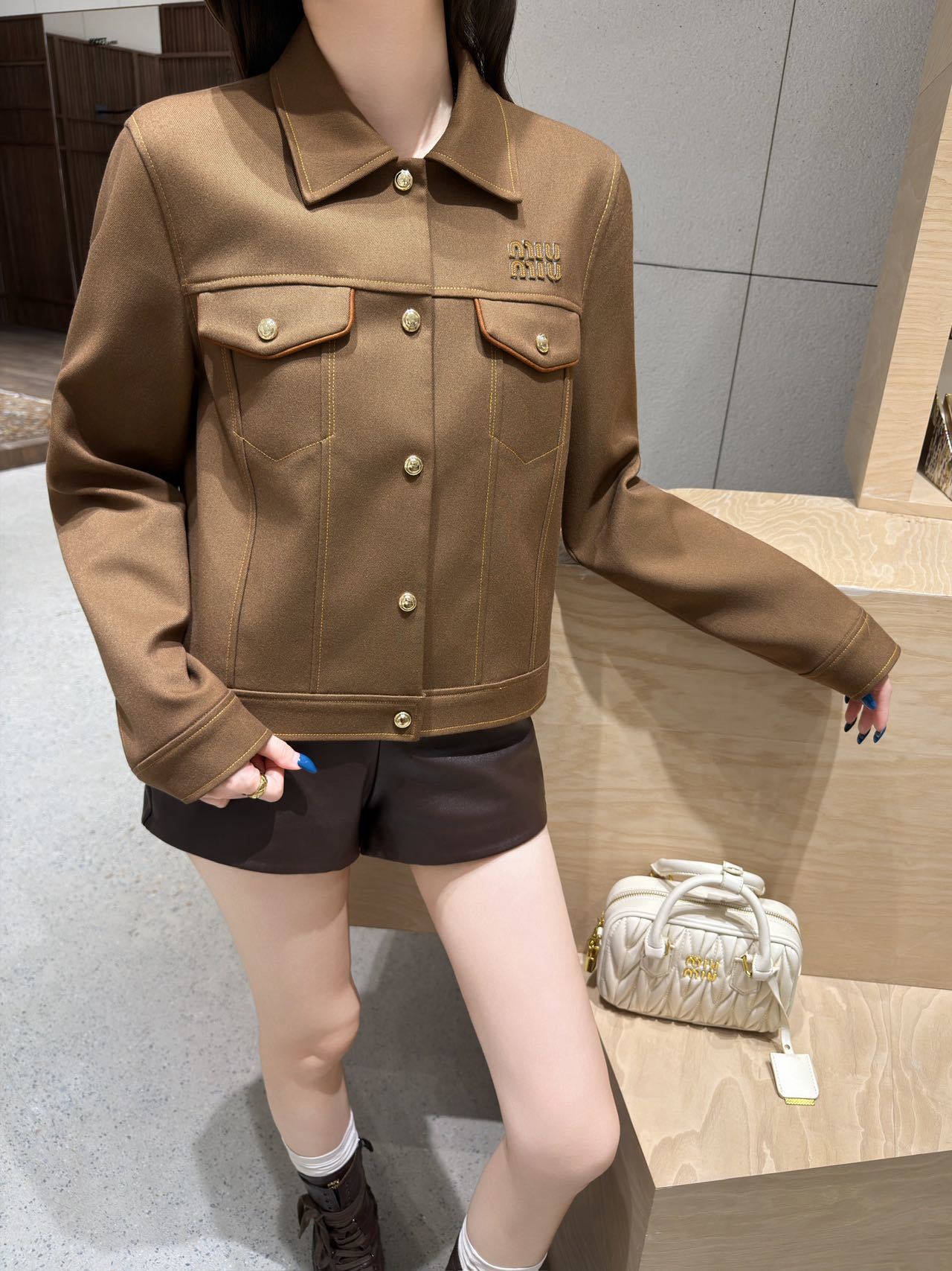 미우미우 2026FW 신상 자켓