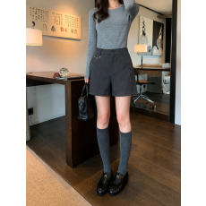 프라다 2026FW 신상 울 숏 팬츠