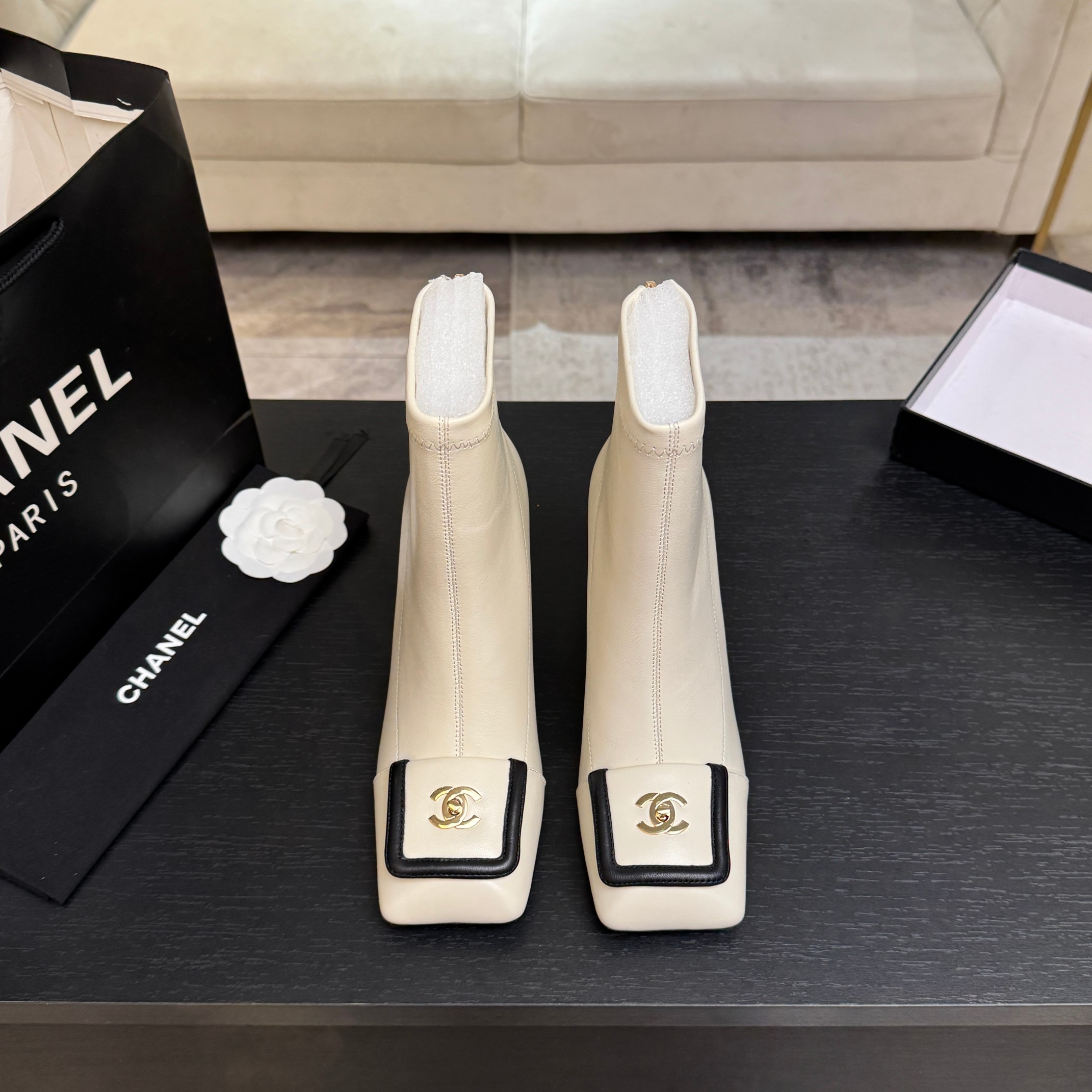 샤넬 스퀘어토 힐 앵클부츠 7cm