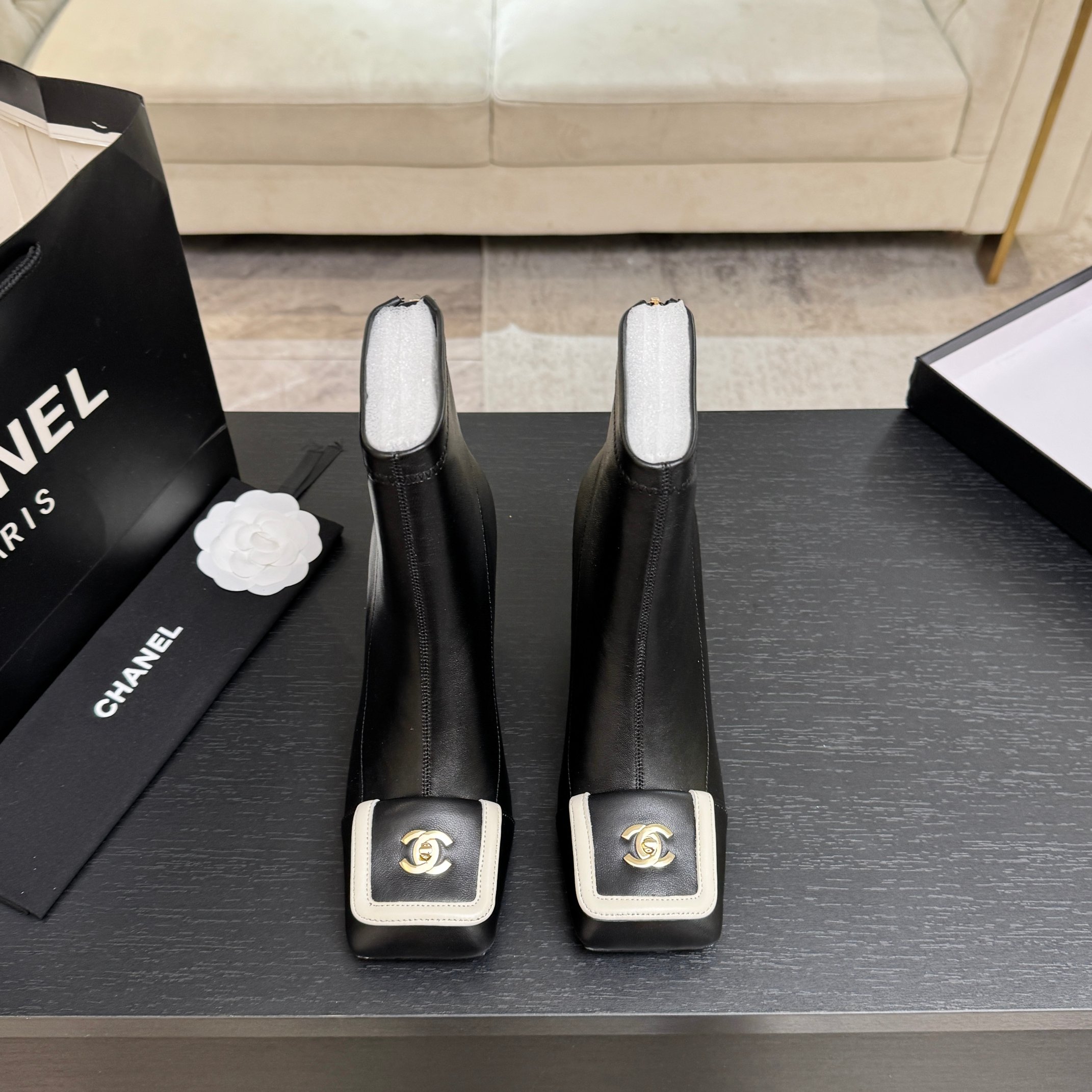 샤넬 스퀘어토 힐 앵클부츠 7cm