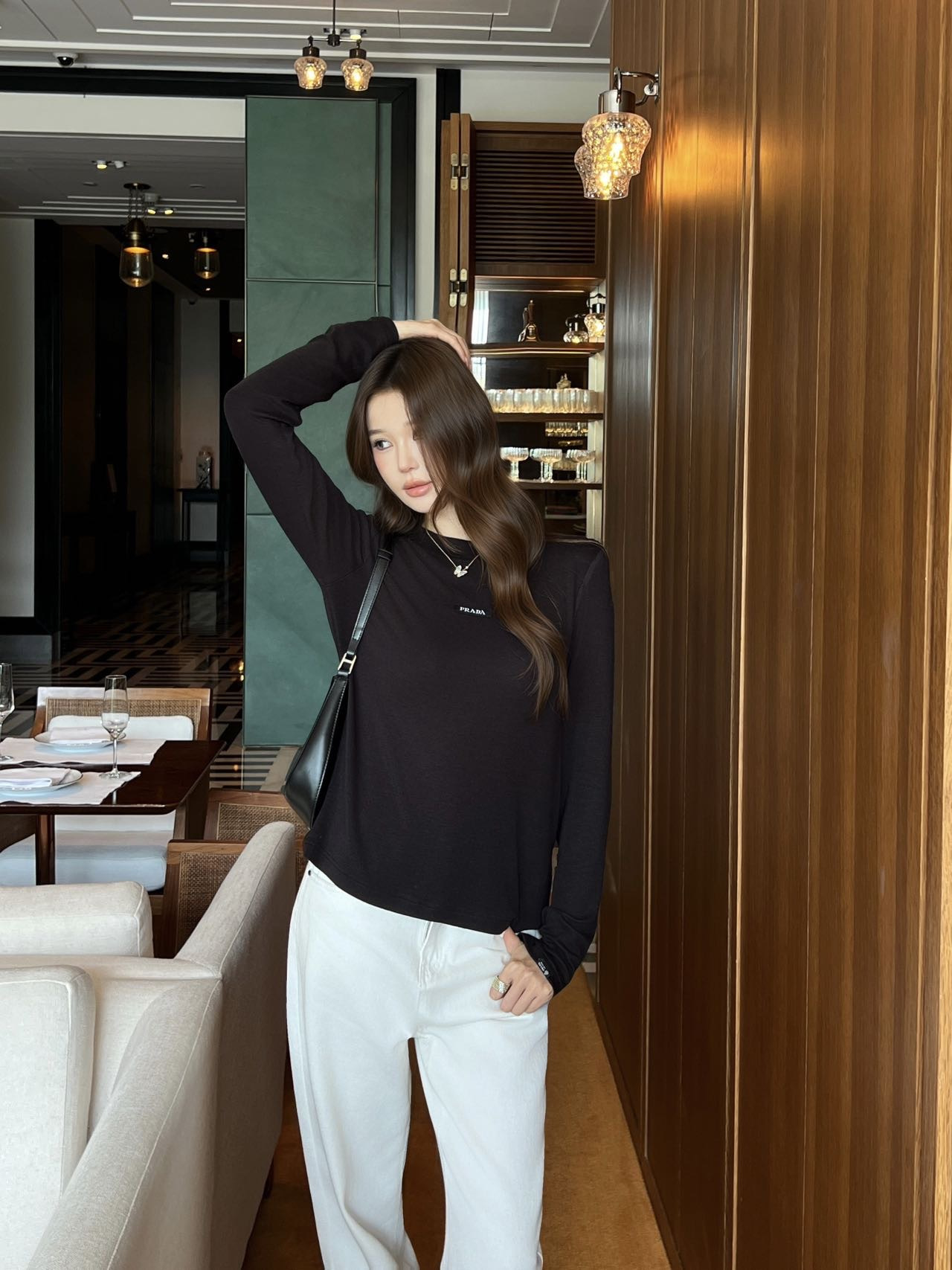 프라다 2026FW 신상 슬림 긴팔 티