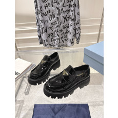 프라다 신상 플랫폼 로퍼 4.5cm