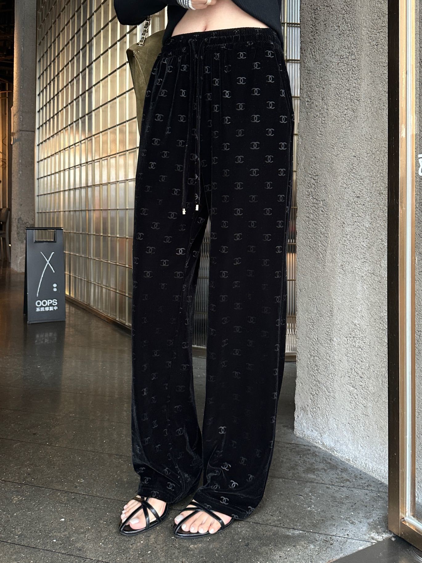 샤넬 2026FW 신상 벨벳 팬츠