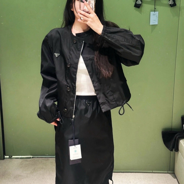 프라다 26FW 삼각로고 리나일론 버튼 여성 자켓 292387 Y